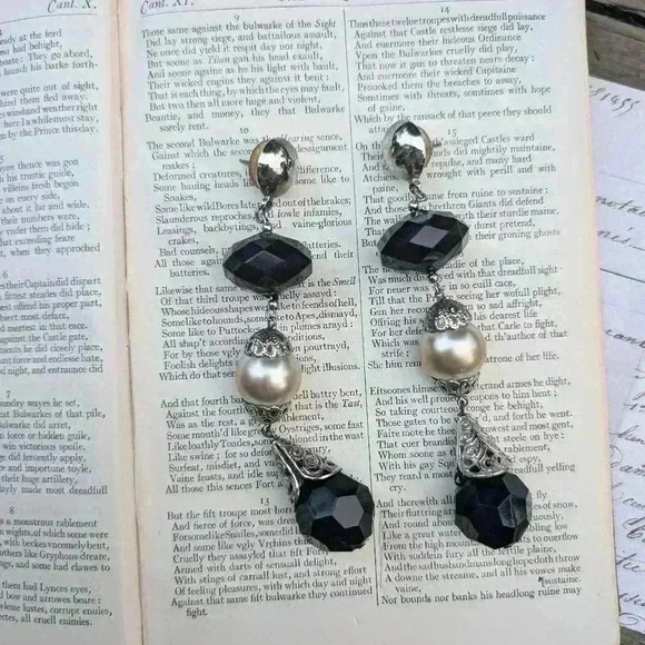 Vintage large statement earrings black glass beads - Picture 7 of 8